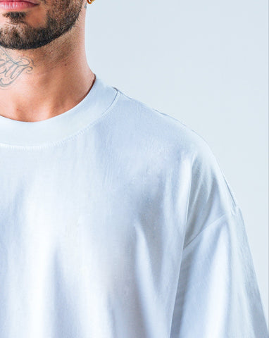 Camiseta para hombre básica blanca oversize Camiseta para hombre básica blanca oversize