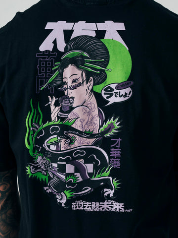 Camiseta Regular Negra Geisha