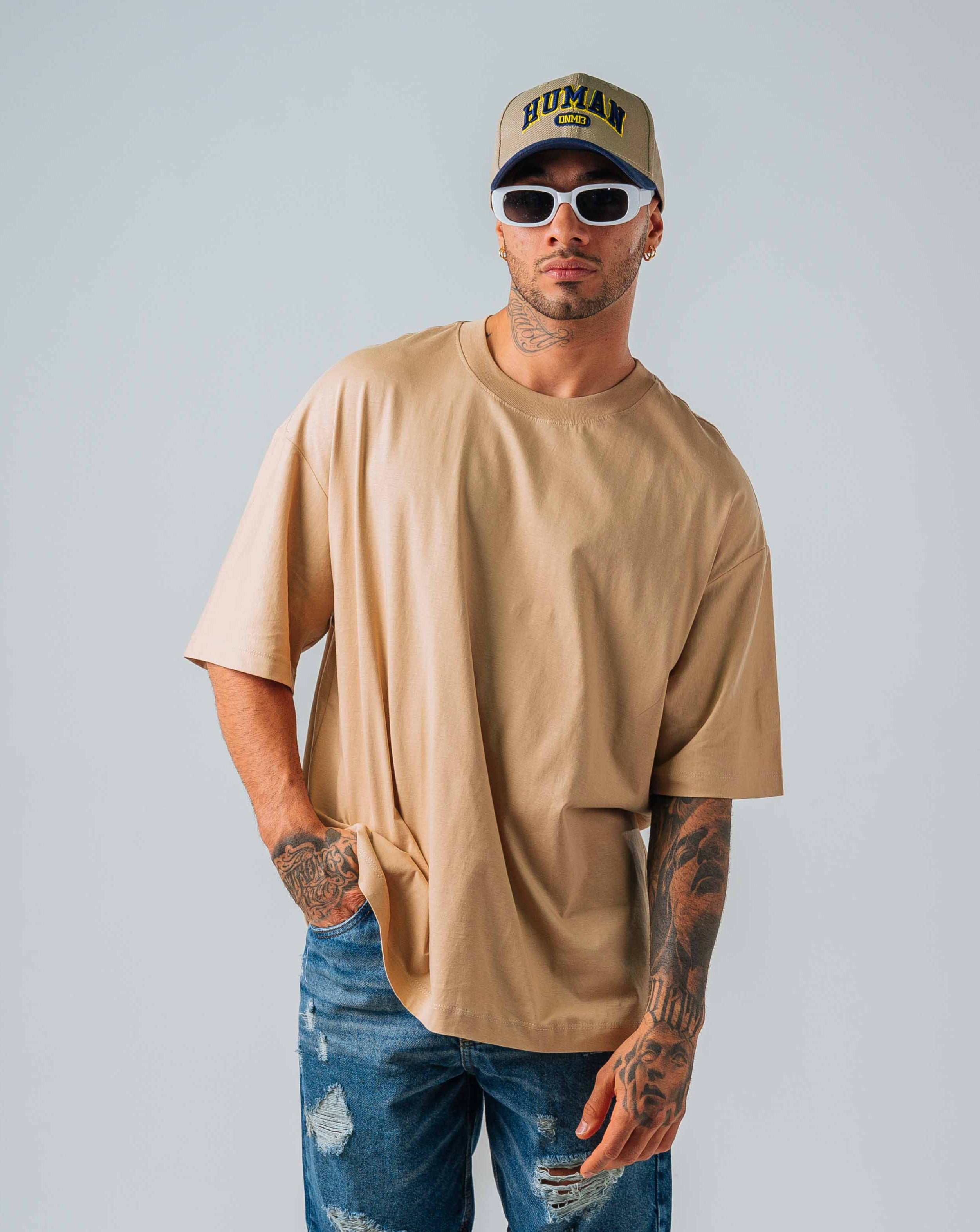 Camiseta oversize hombre básica color arena Dynamo Brand