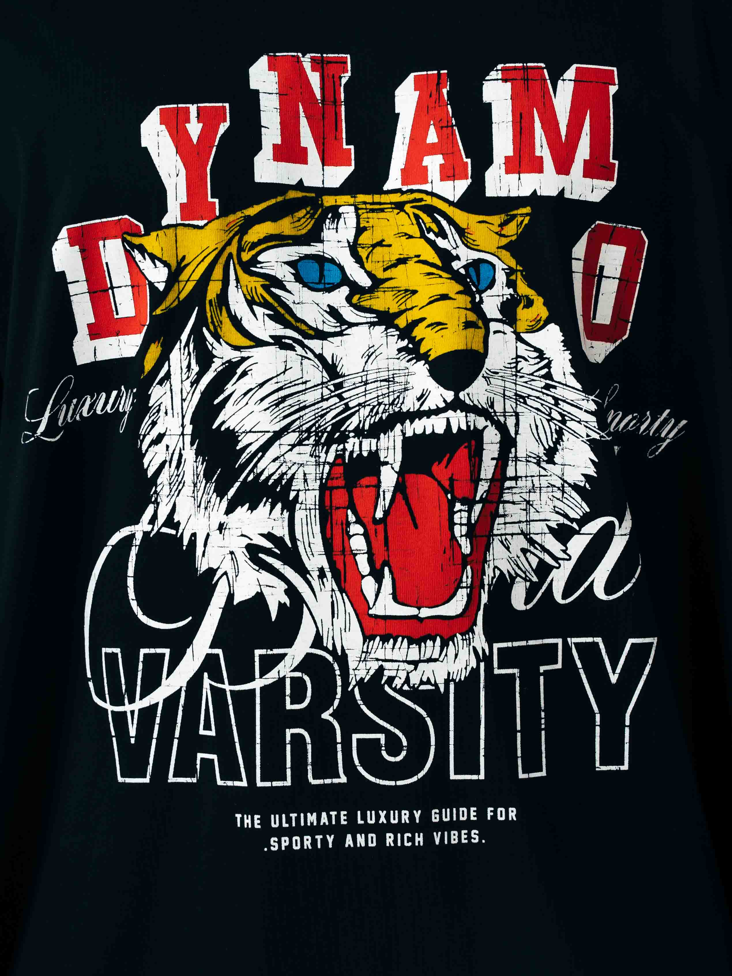 Camiseta Oversize Negra Dynamo Varsity