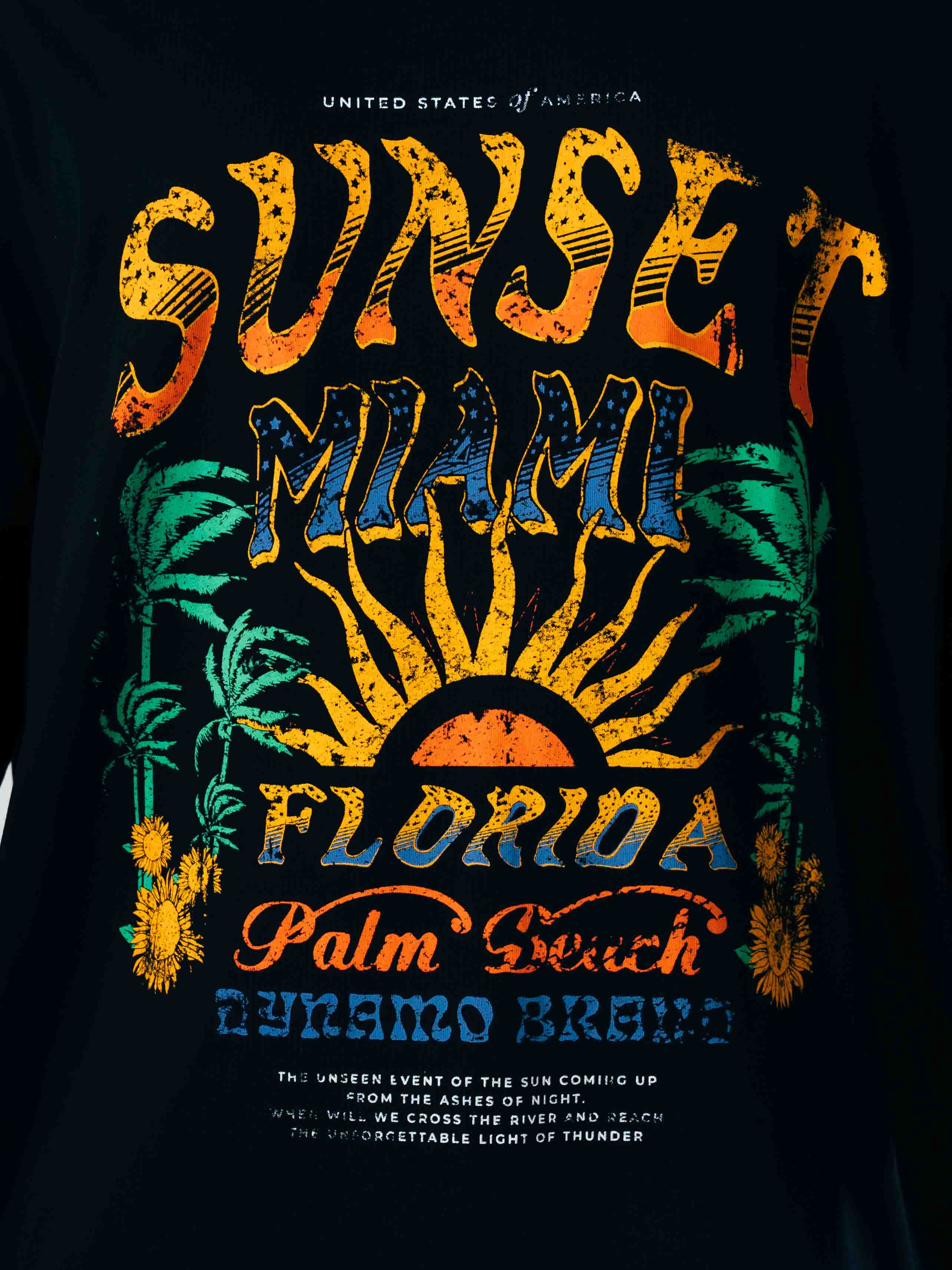 Camiseta Oversize Negra Sunset