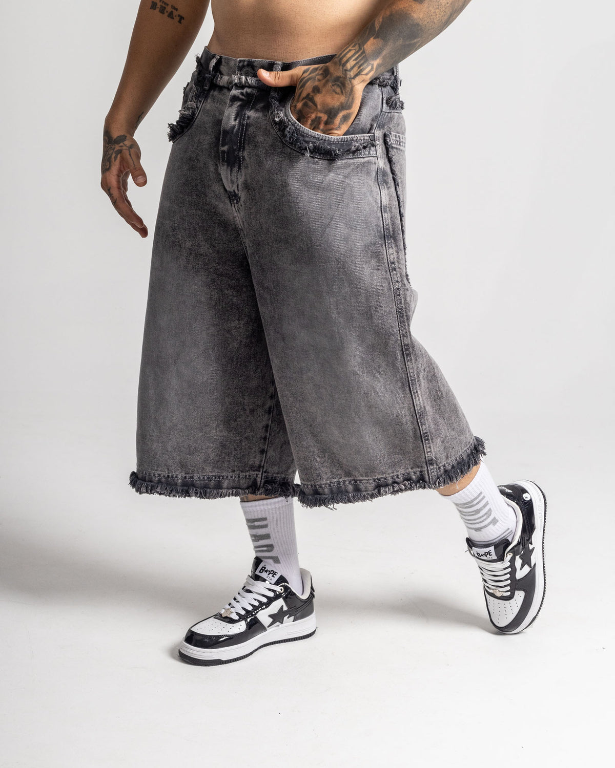 Bermuda Jorts Distress