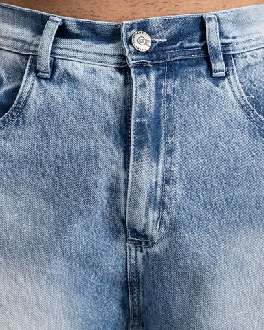 Bermuda Regular con bordados