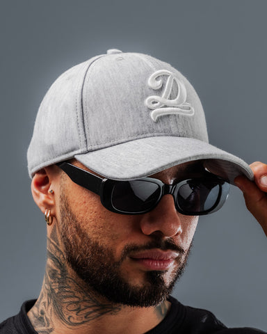 Gorra Para Hombre Gris Claro Con Bordado Frontal DNM