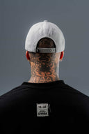 Gorra Gris Claro Con Bordado Frontal DNM