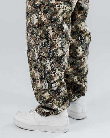 Jean Baggy Camuflado con Cadenas