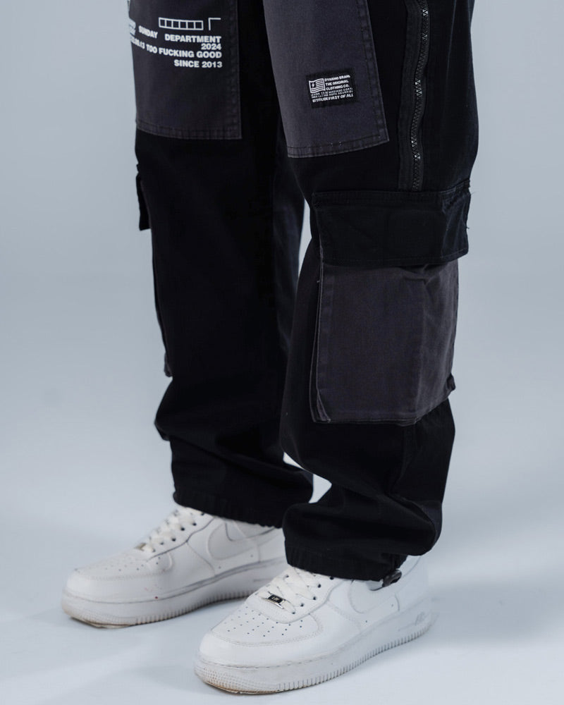 pantalon jogger para hombre color azul y negro cargo con estampacion minimalista y apliques