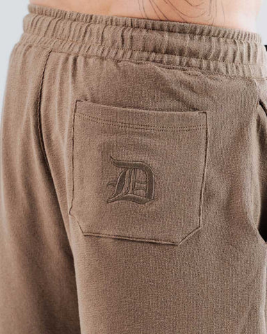 Pantaloneta Para Hombre Relax Café Con Bordado