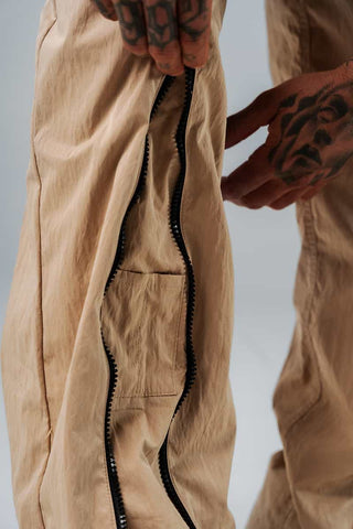 Parachute Cargo Pants - Caqui