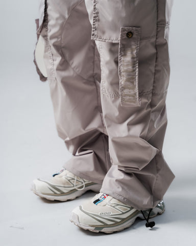 Parachute Cargo Pants Gris Con Bolsillos