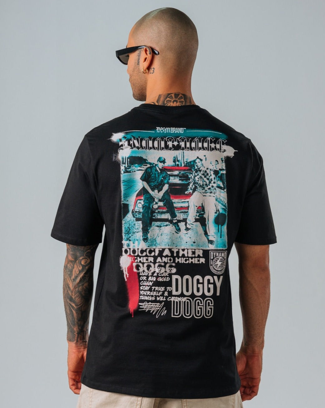 Camiseta Regular Negro Doggy